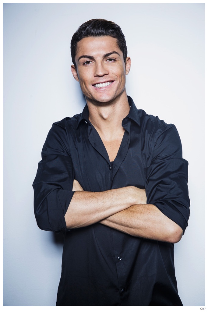 Cristiano-Ronaldo-CR7-Shirt-Photo-Shoot-001