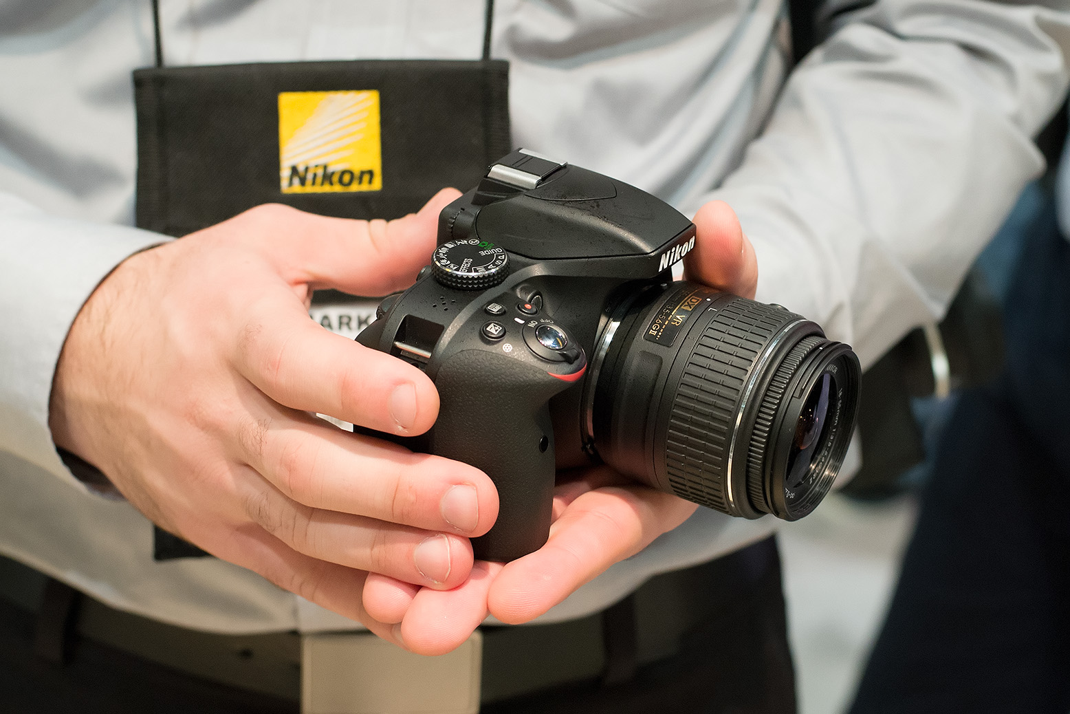 The-new-Nikon-D3300-DSLR-is-tiny-but-feels-much-more-balanced-than-similarly-sized-mirrorless-models