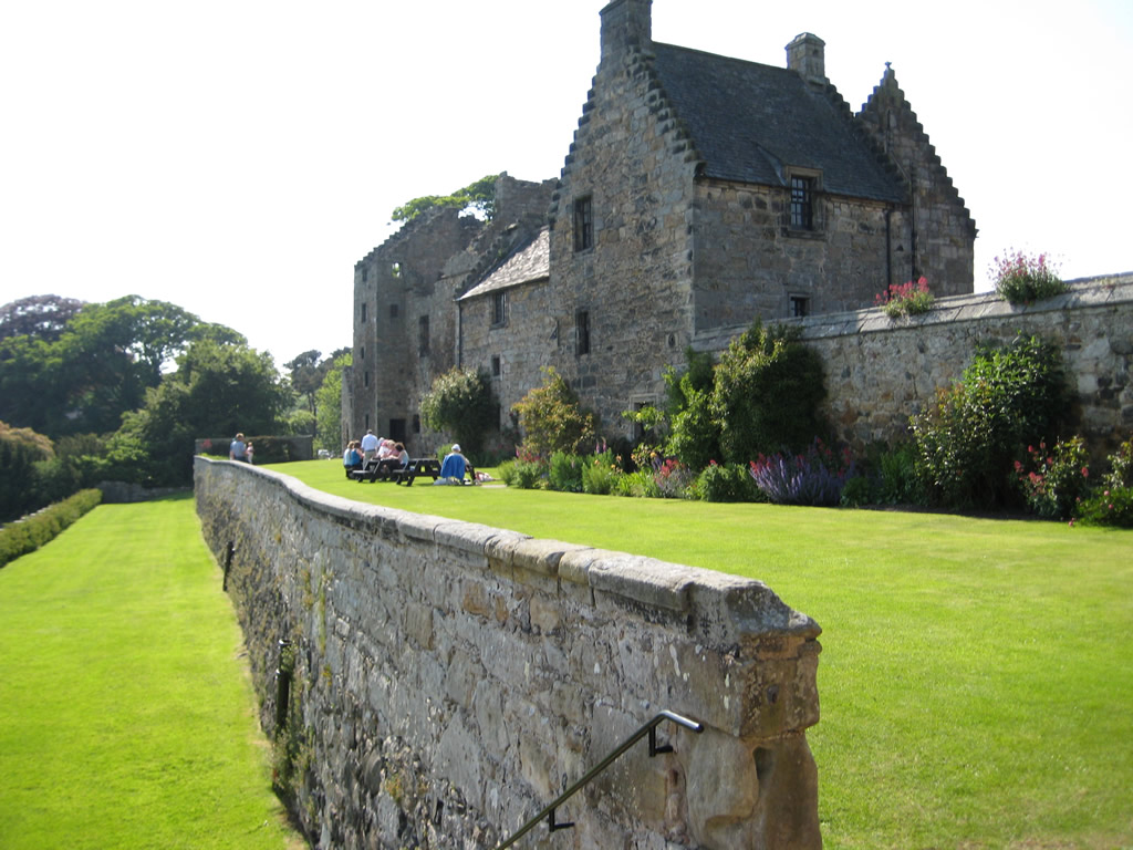 castle-aberdour-castle-scotland