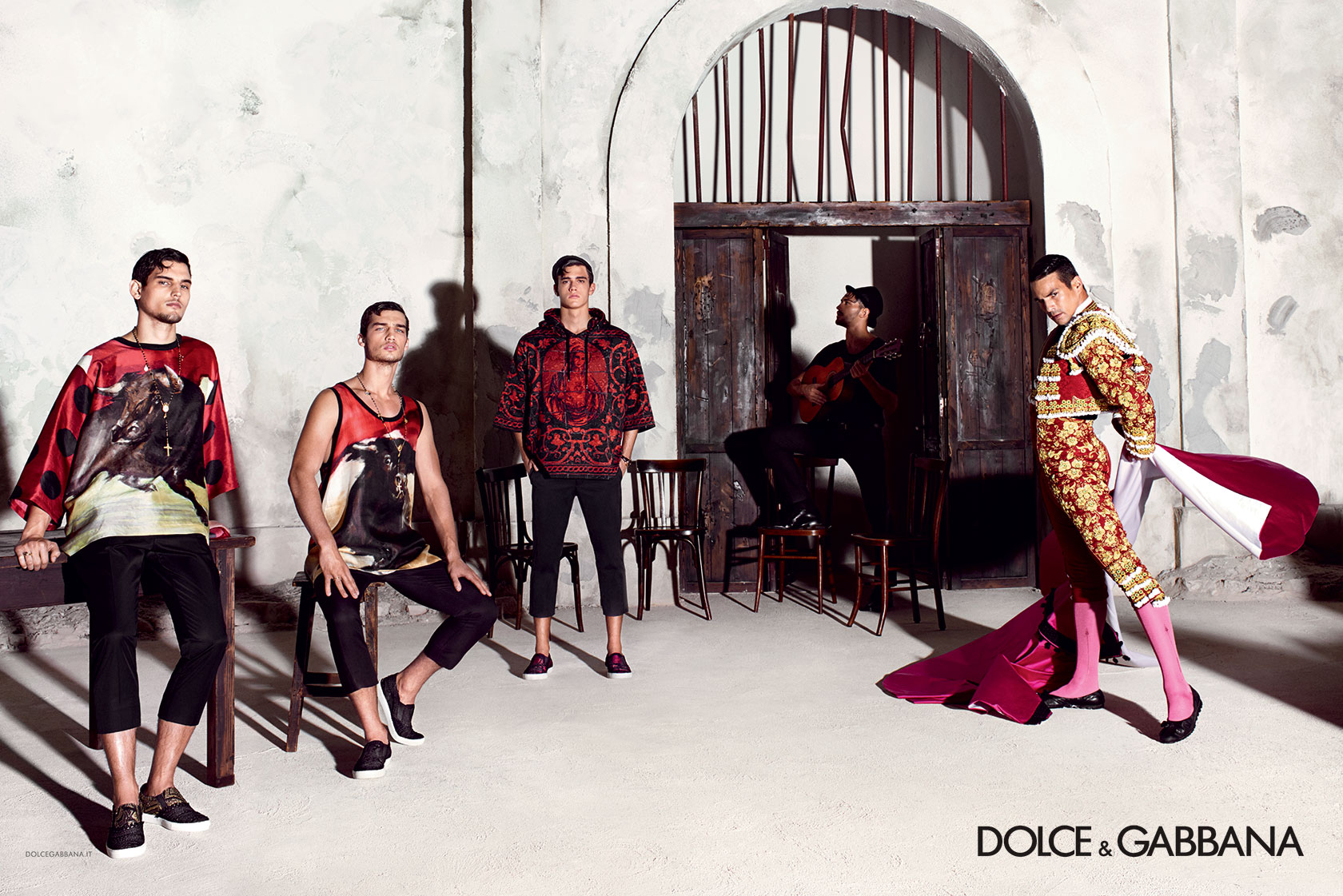 dolce-and-gabbana-summer-2015-men-advertising-campaign-03-zoom