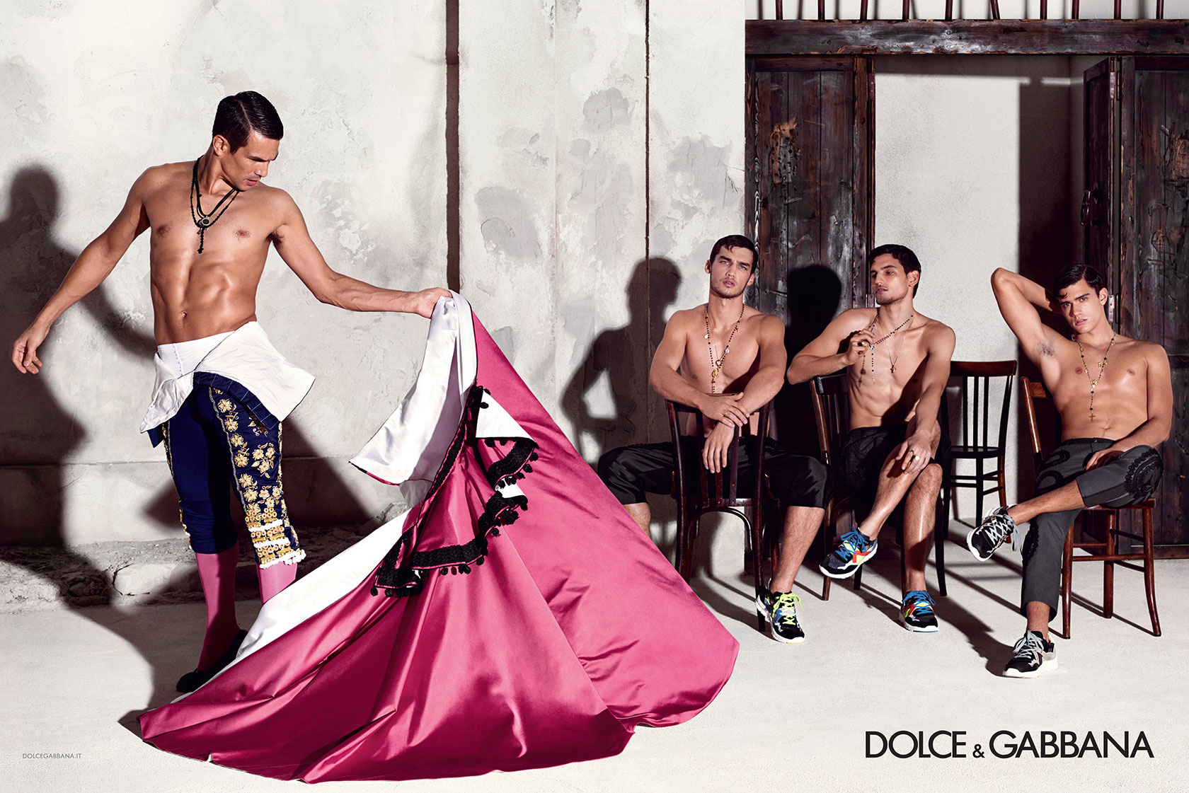 dolce-and-gabbana-summer-2015-men-advertising-campaign-07-zoom