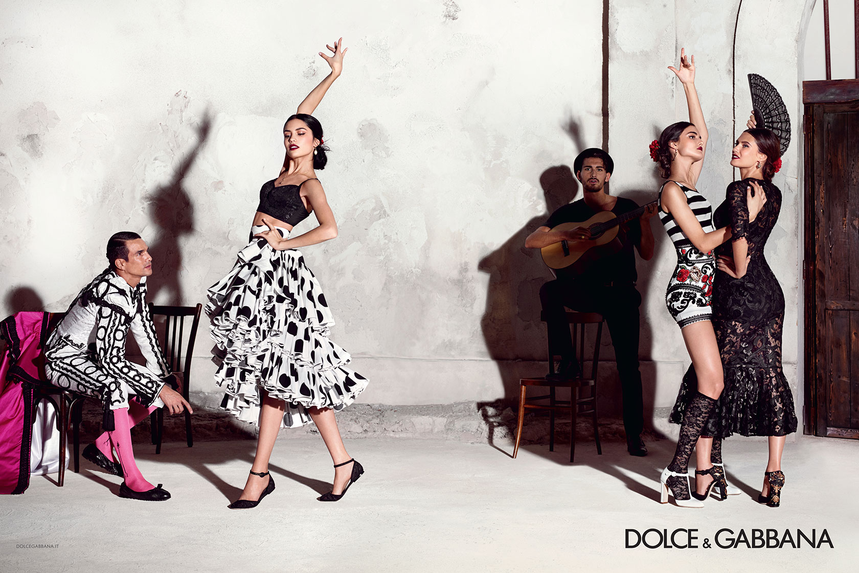 dolce-and-gabbana-summer-2015-women-advertising-campaign-04-zoom