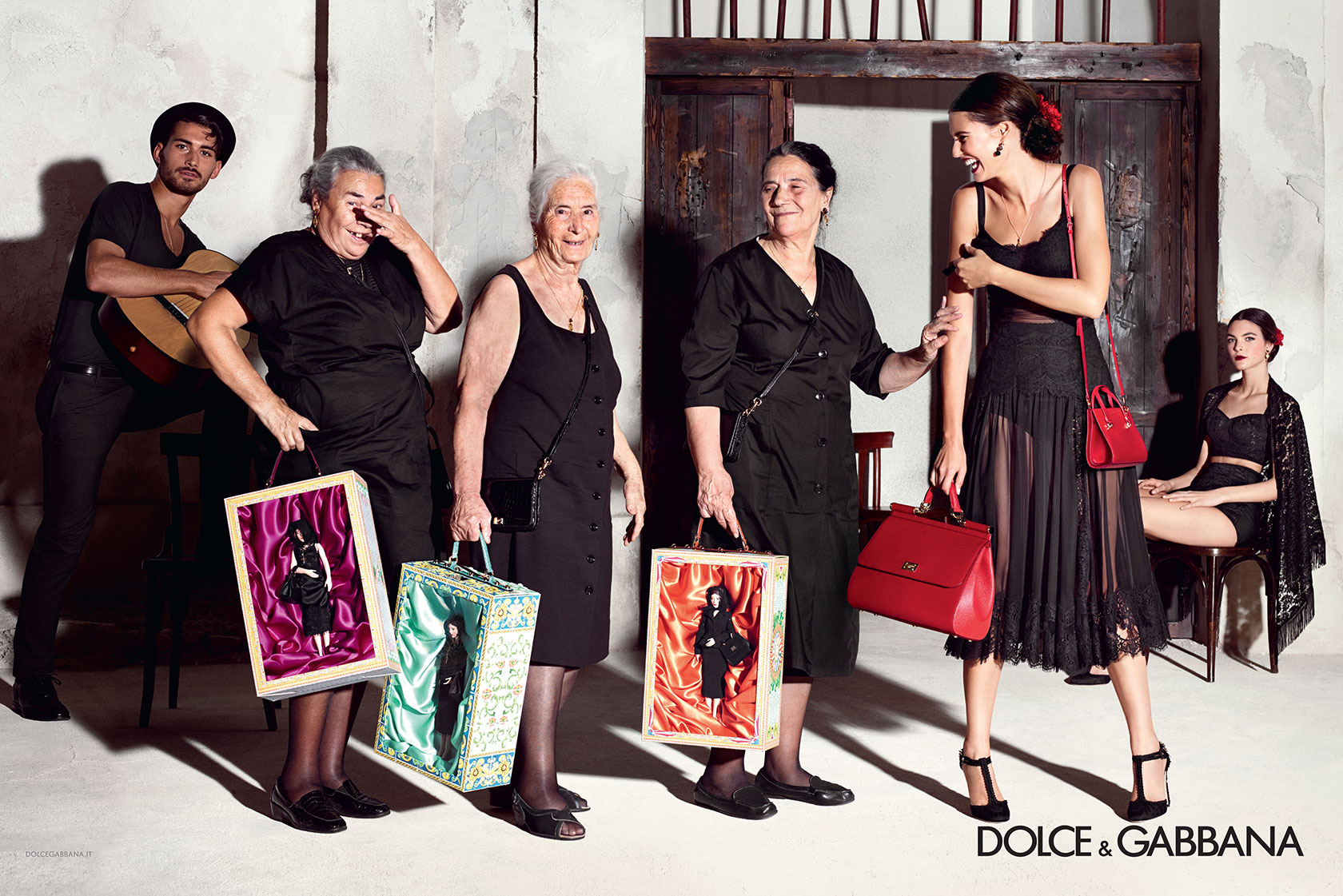 dolce-and-gabbana-summer-2015-women-advertising-campaign-09-zoom