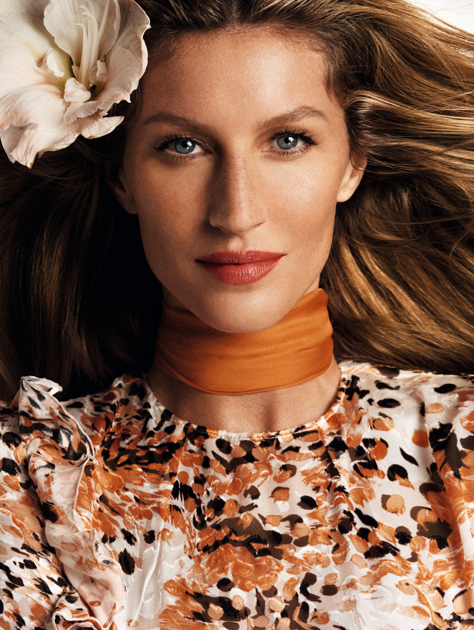gisele-bc3bcndchen-by-mario-testino-for-vogue-china-march-2015-4